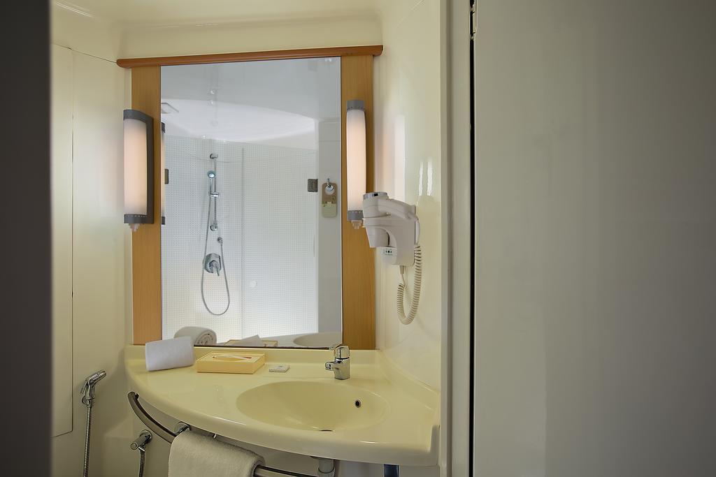 Standard Twin Room,665901900:JPEG