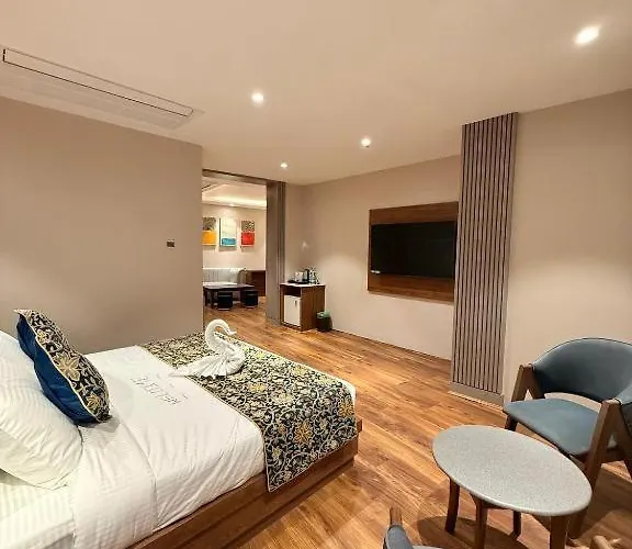 Hotel Vijaydeep Place Near Delhi Airport New Delhi